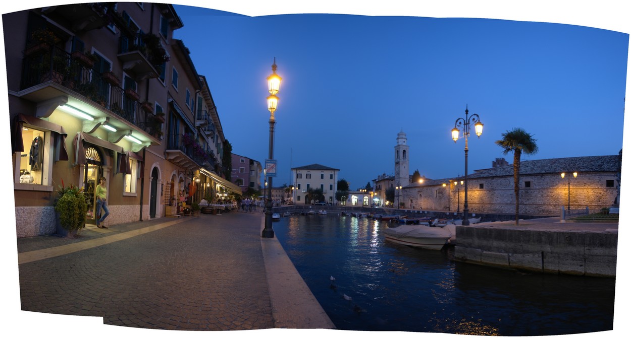 Lazise bei Nacht