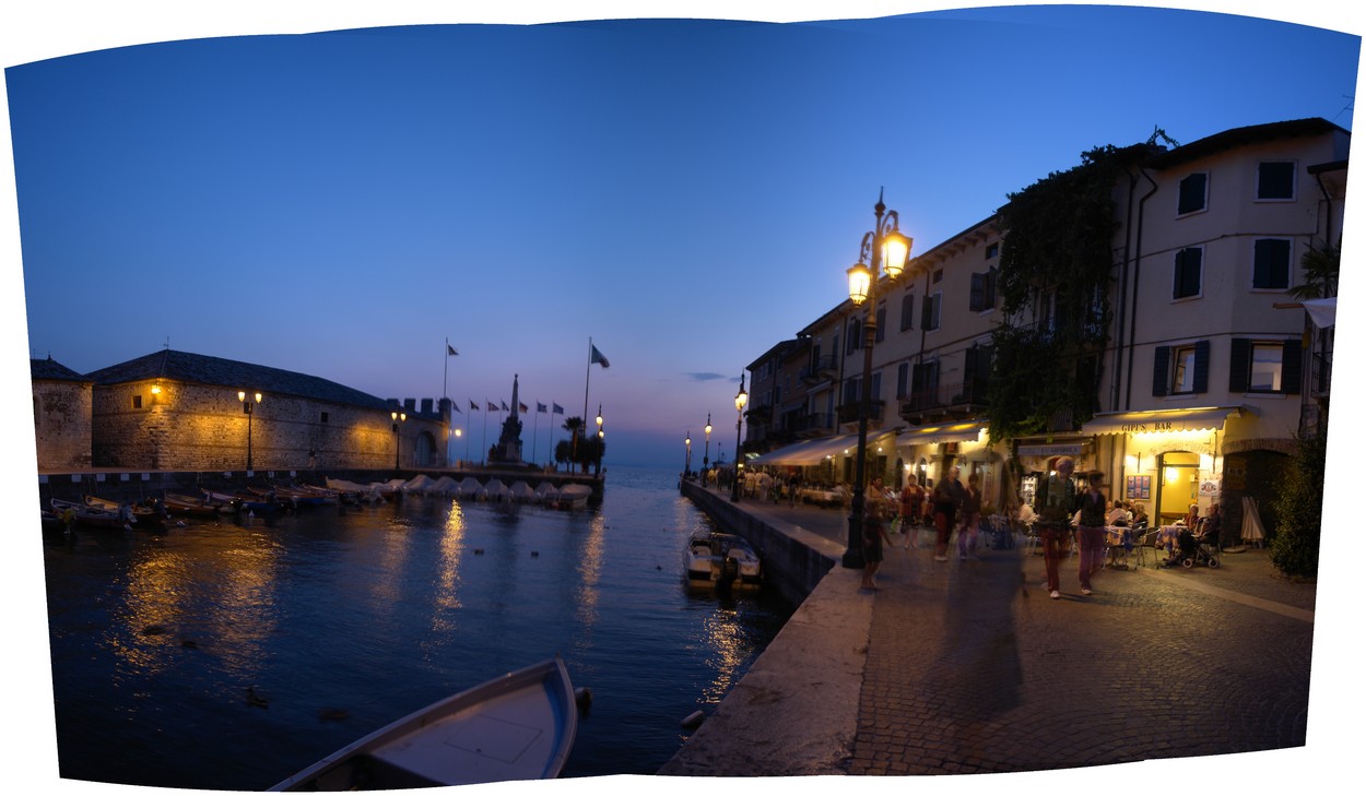 Lazise bei Nacht