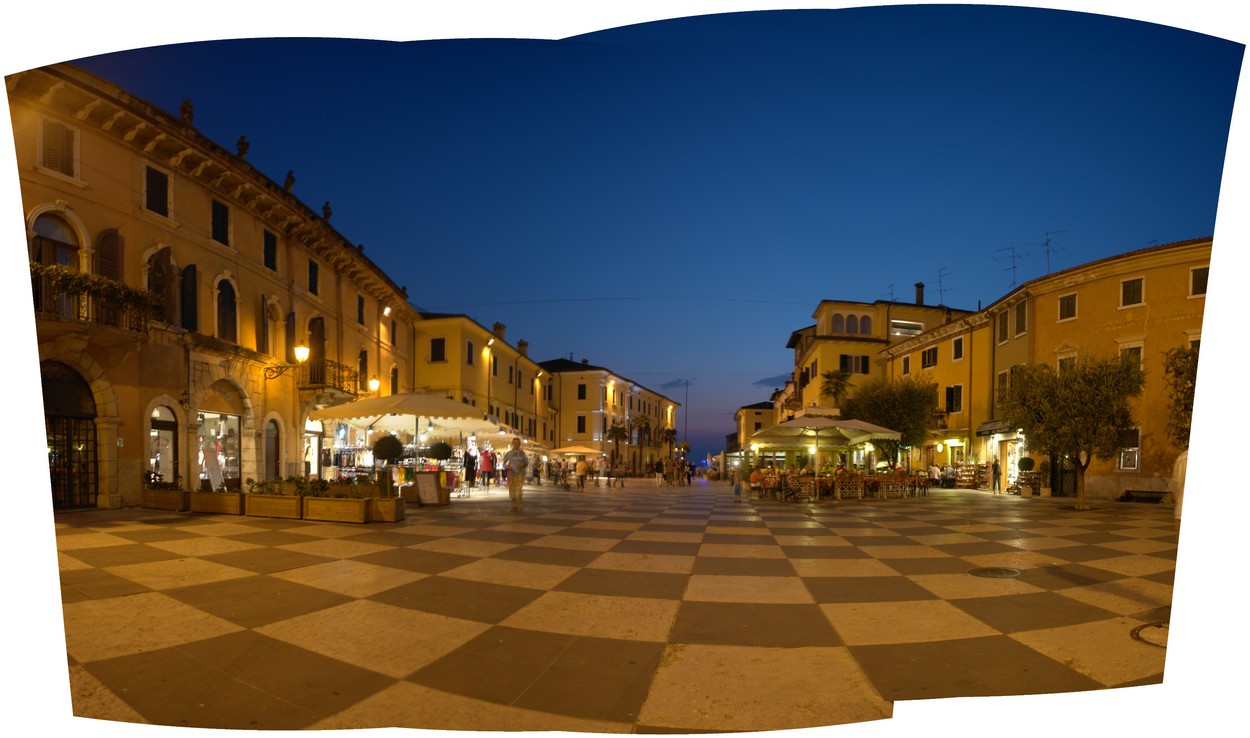 Lazise bei Nacht