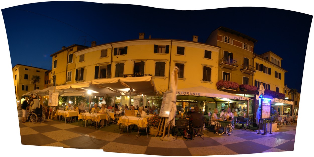 Lazise bei Nacht