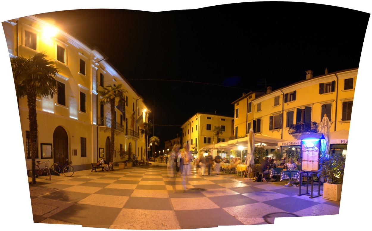 Lazise bei Nacht