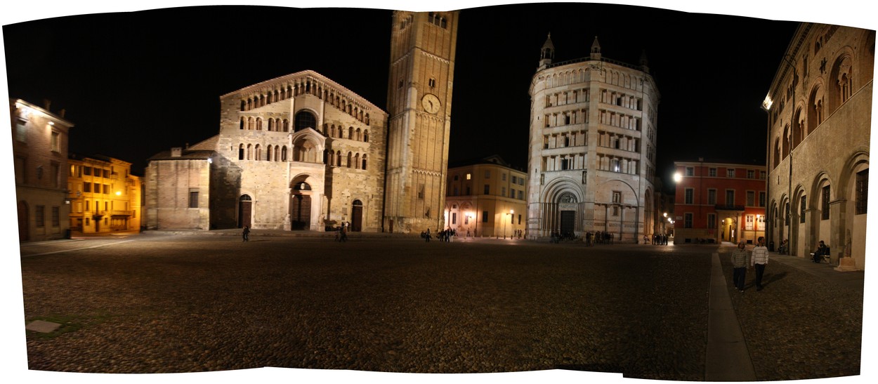Parma bei Nacht