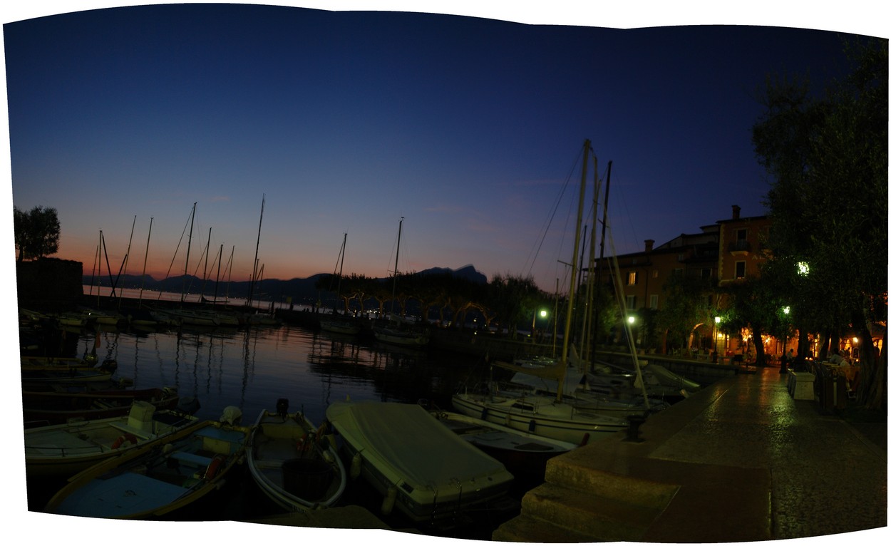 Torri del Benaco bei Nacht