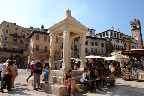 piazza-delle-erbe